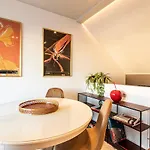 Duplex With Terrace, Comfort In Downtown * Lissabon