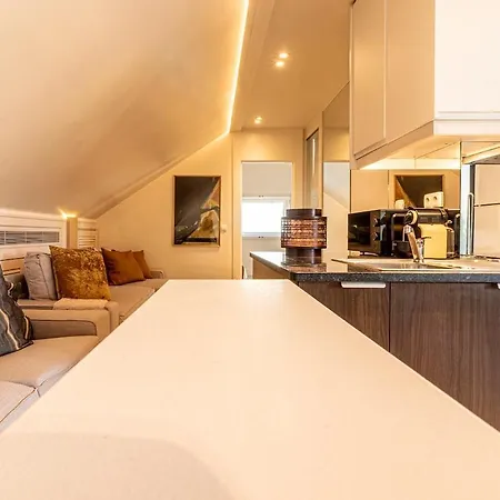 Duplex With Terrace, Comfort In Downtown *