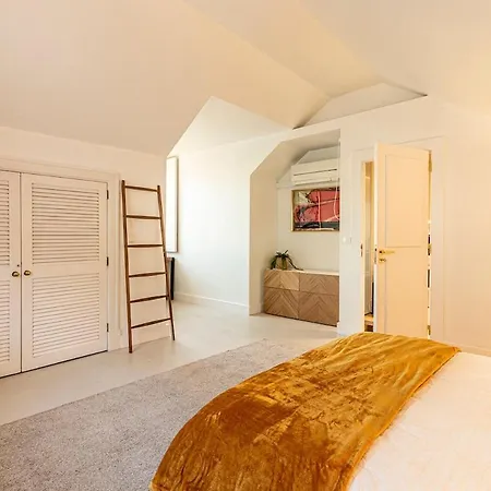 Duplex With Terrace, Comfort In Downtown * Lissabon